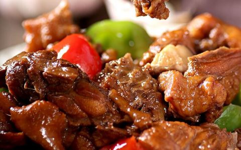 北京油鸡优点:肉质富含多种矿物质和微量元素