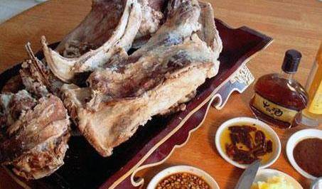 盘点最好吃的羊肉：吃正宗的烤全羊，必须要去内蒙古